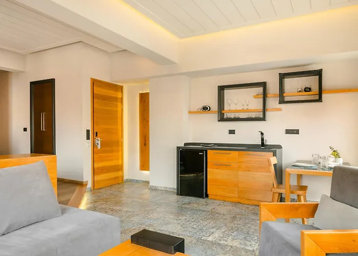 Отель Querini Luxury