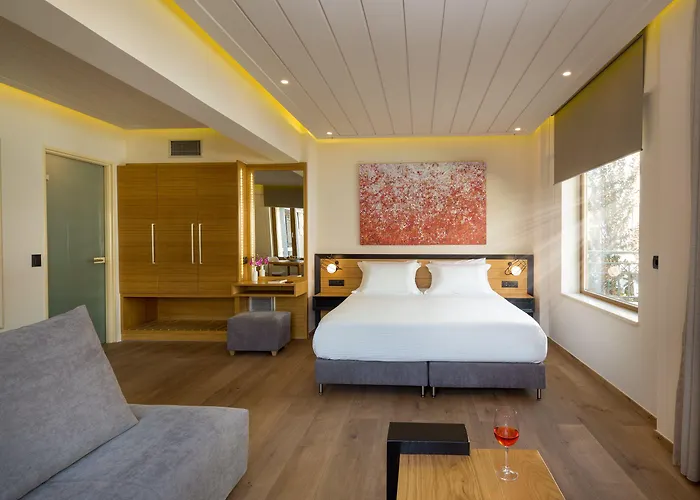 Отель Querini Luxury 3*