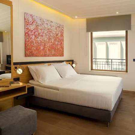 Querini Luxury Hotel 3*