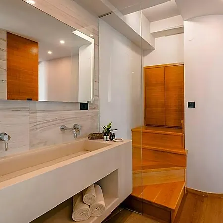 Querini Luxury Hotel 3*