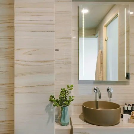 Querini Luxury Hotel 3*