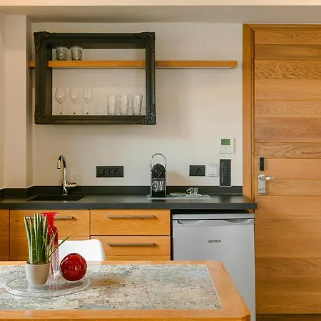Querini Luxury Hotel 3*