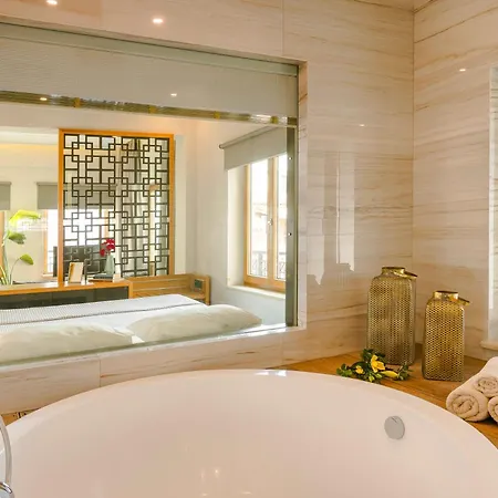 Querini Luxury Hotel 3*